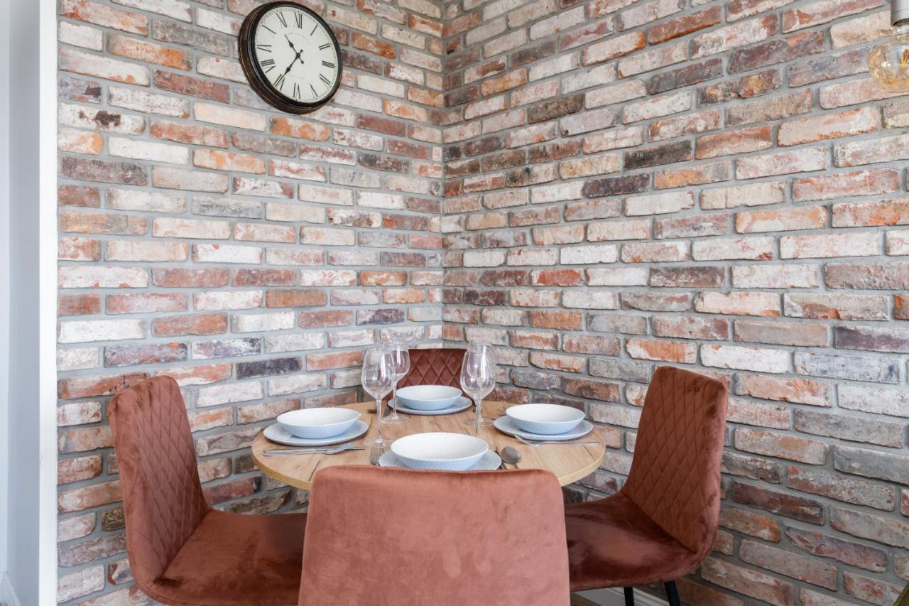 Stylish Apartment Near Wroclavia For 4 Guests By Noclegi Renters Βρότσλαβ Εξωτερικό φωτογραφία